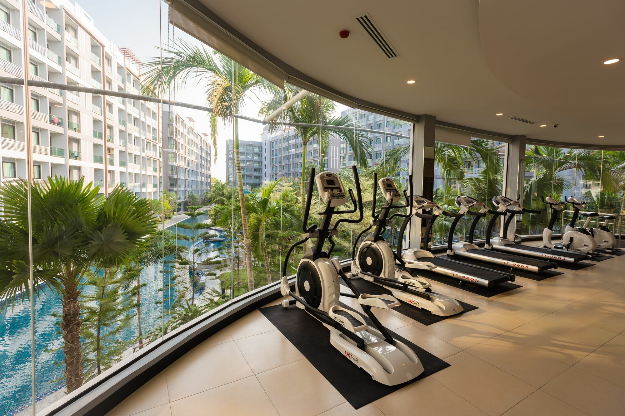 Ferienwohnung Dusit Grand Park Jomtien Beach Exterior foto